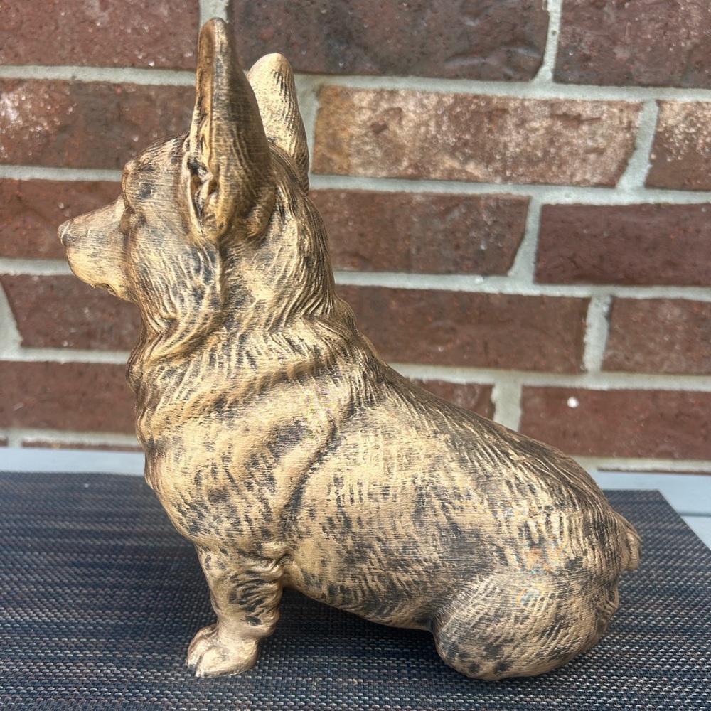 Charming Corgi Statue - Picture 6 of 8
